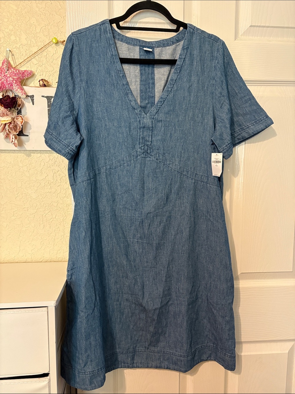 Old Navy Blue Chambray V‑Neck Short Sleeve Dress